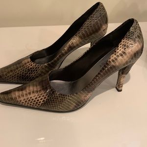 Nine West croc shoes